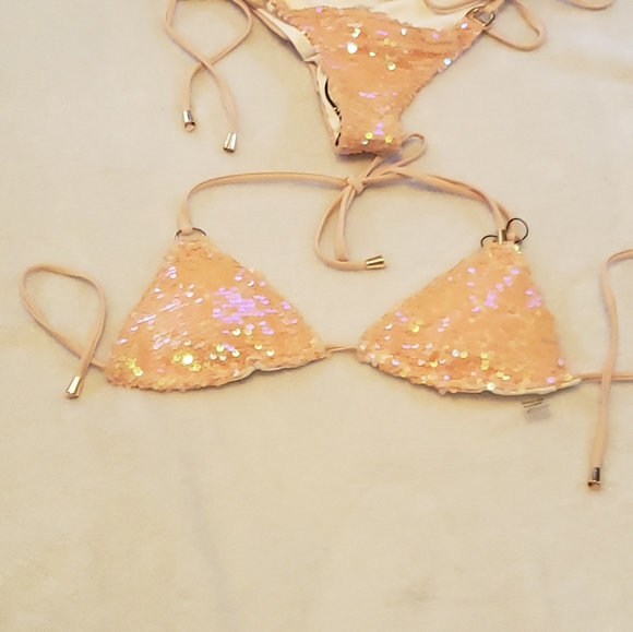 Bikini - Picture 6 of 7